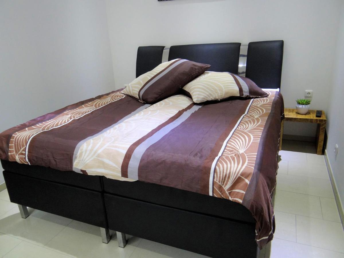 Travelers Home Hasloch  Екстер'єр фото