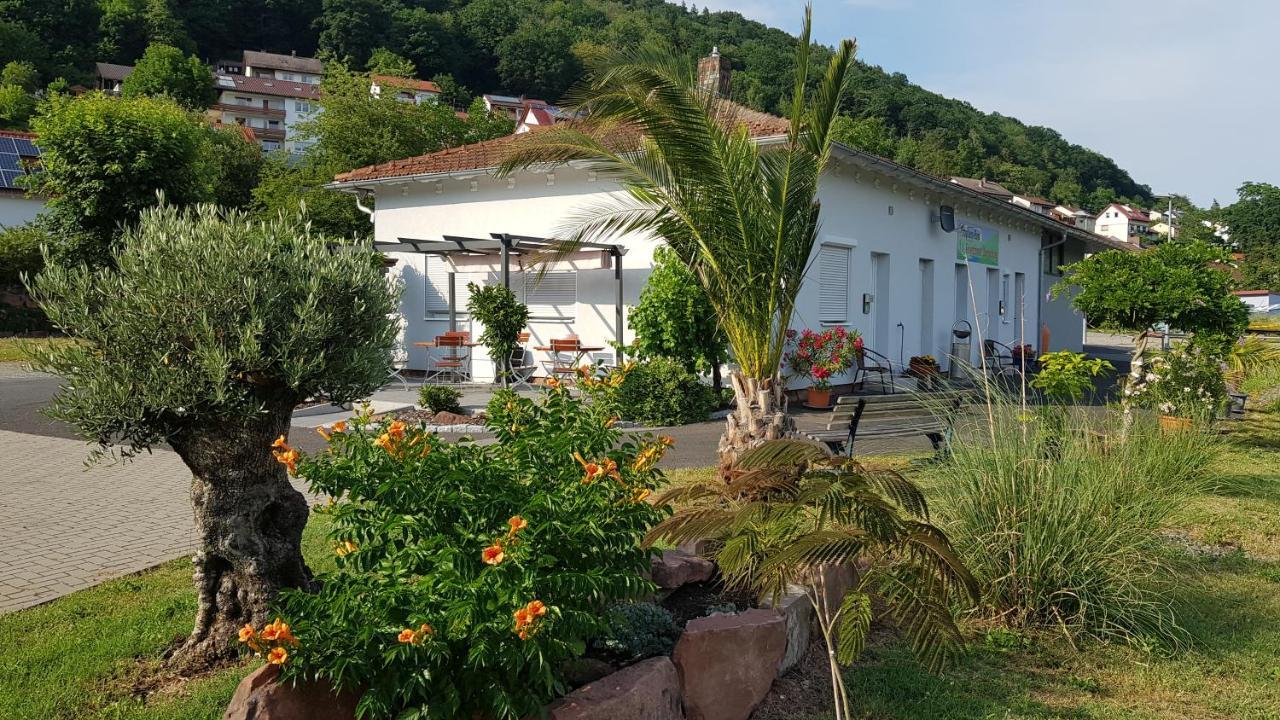 Travelers Home Hasloch  Екстер'єр фото